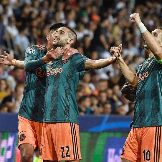 人心的德甲 人心的德甲